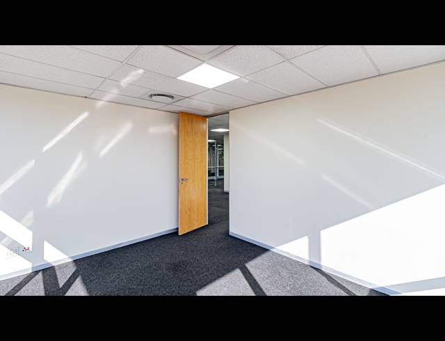 359M² OFFICE TO LET IN FERNDALE